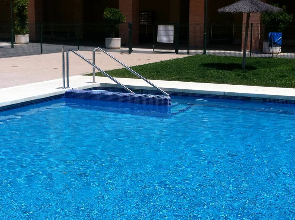 empresa mantenimiento piscinas malaga