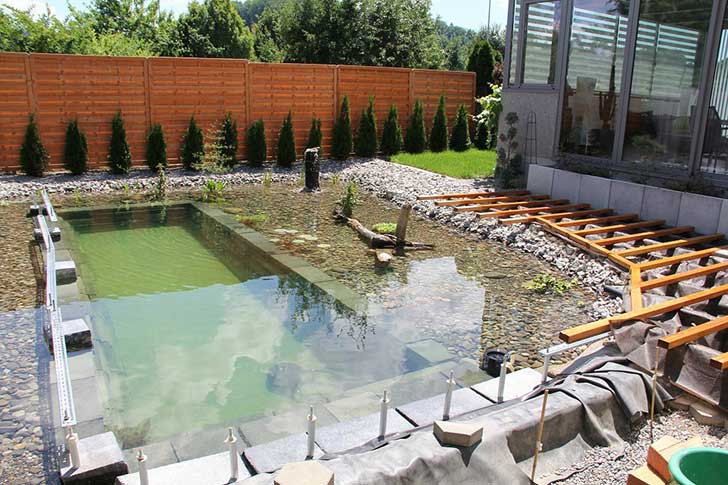 construcción de piscinas naturales en Málaga