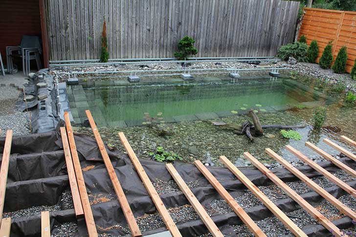 construir piscina natural en malaga