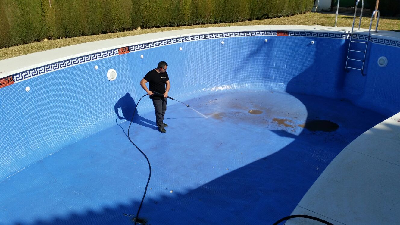 limpieza y lecheo piscinas malaga