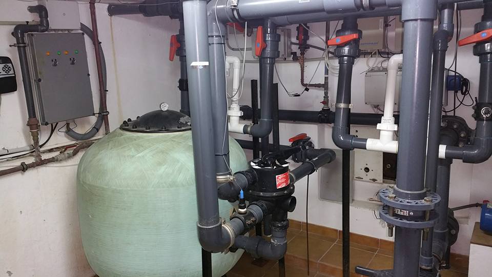 mantener agua piscina malaga